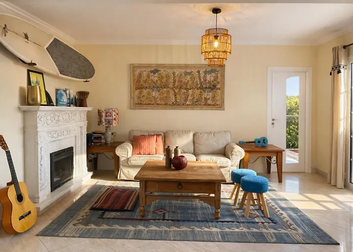 Oda ve Kahvaltı Azores Bagus Surf & *